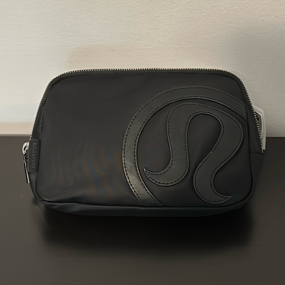 lululemon athletica Handbags - NWT! Lululemon Everywhere Belt Bag